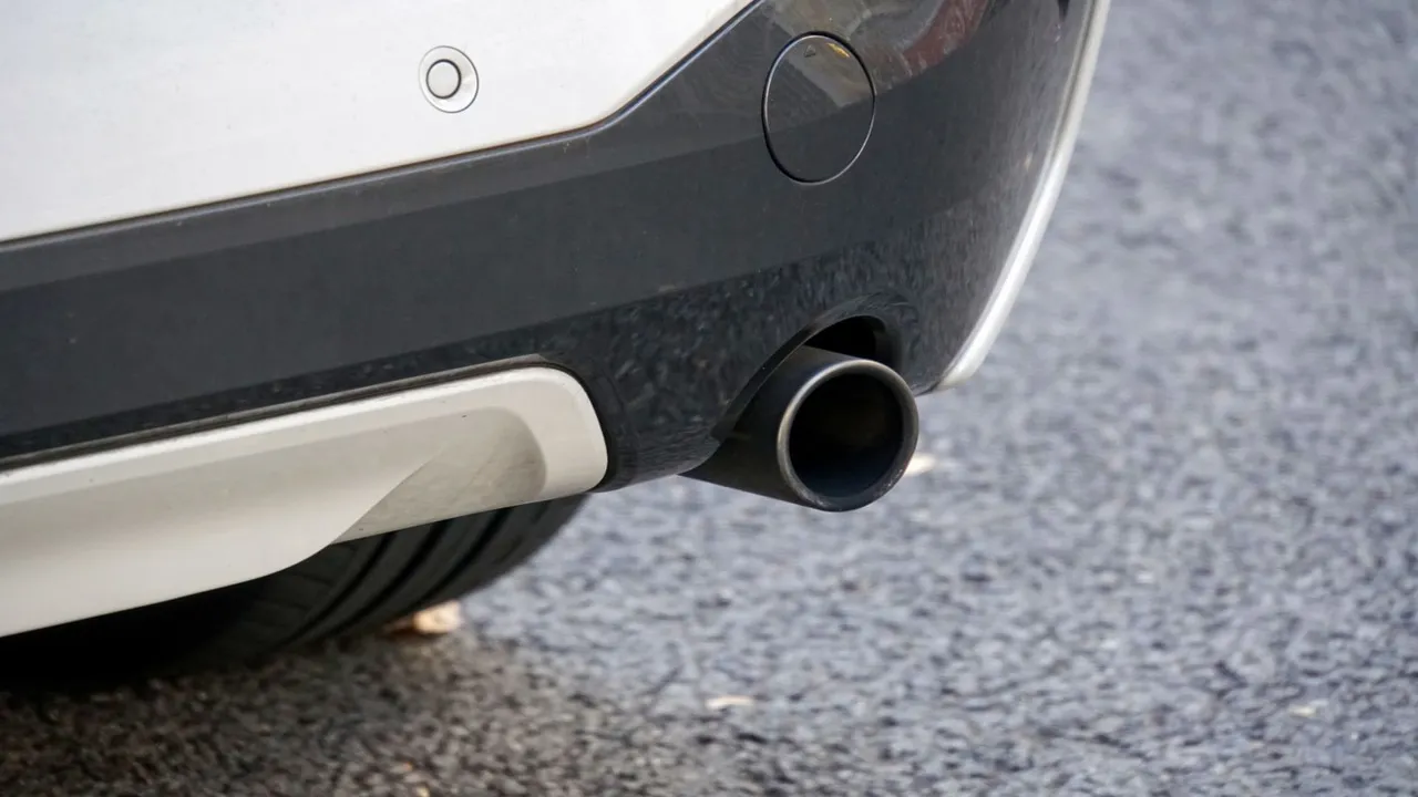 マフラーから異音がしたらどうしたらいい？