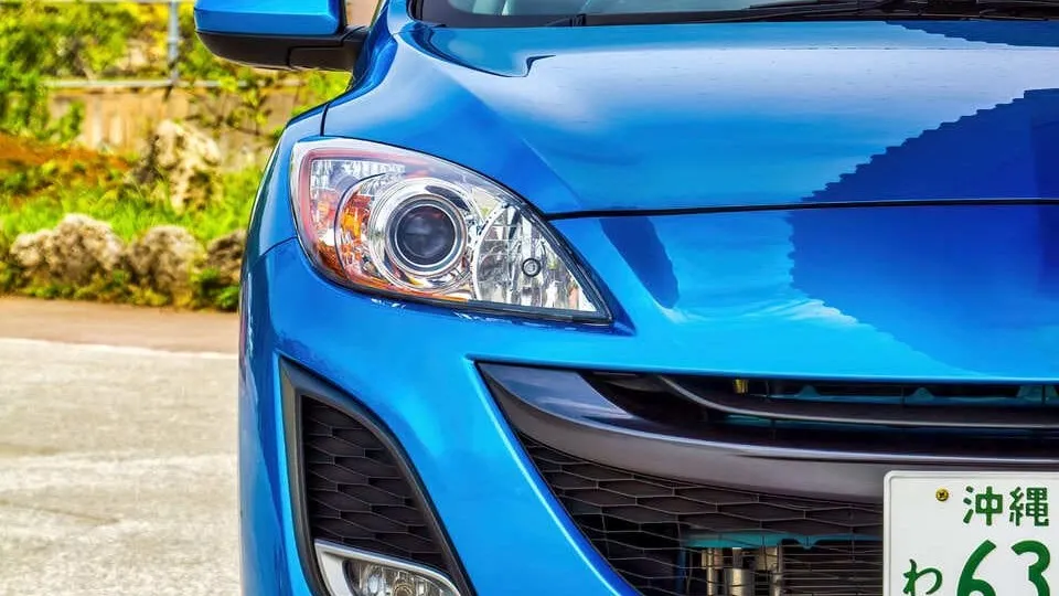 バンパーが損傷