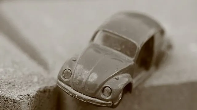 車両保険に入っていない場合に修理代を抑える方法