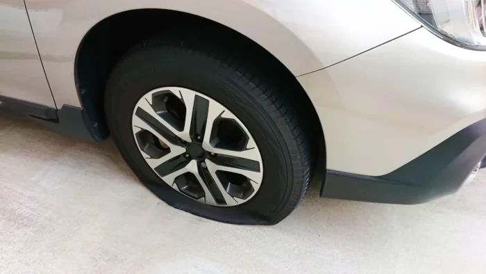 パンク修理費用